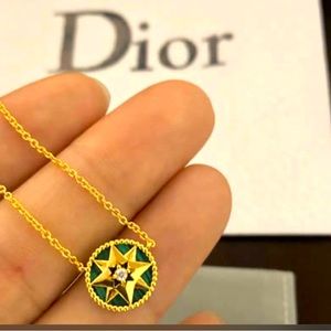 Authen. CHRISTIAN DIOR
18K Yellow Gold Diamond Malachite Rose Des Vents Necklace